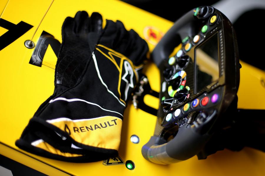 Детали экстерьера Renault R.S.18 2018 года  (фото 44 из 45)